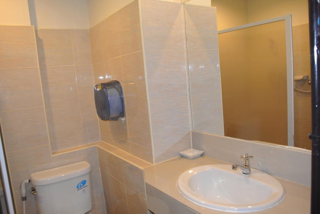 Supak Hotel Kalasin Habitación foto